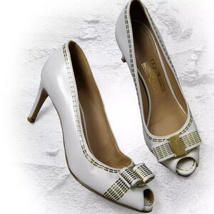 Ferragamo 6.5 36.5 shoes gold accent bows on cream grey white heels limited ed